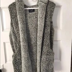 Faux Fur Vest by Love Tree Size Medium